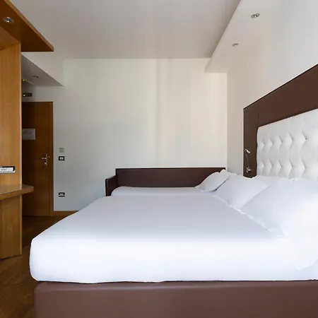 Royal Ξενοδοχείο 4*