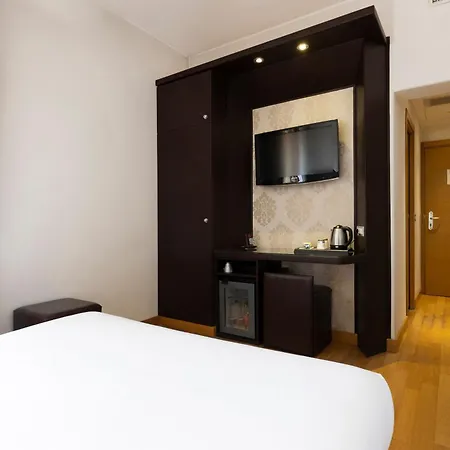 Отель Royal 4*
