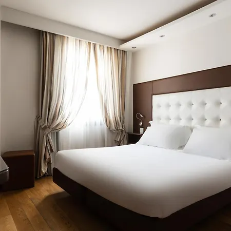 Royal 4* Caserta