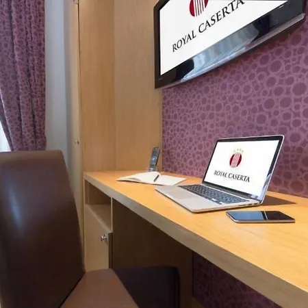 Отель Royal 4*