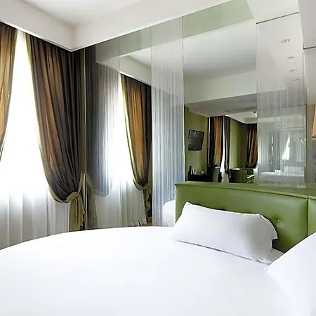 Royal 4*